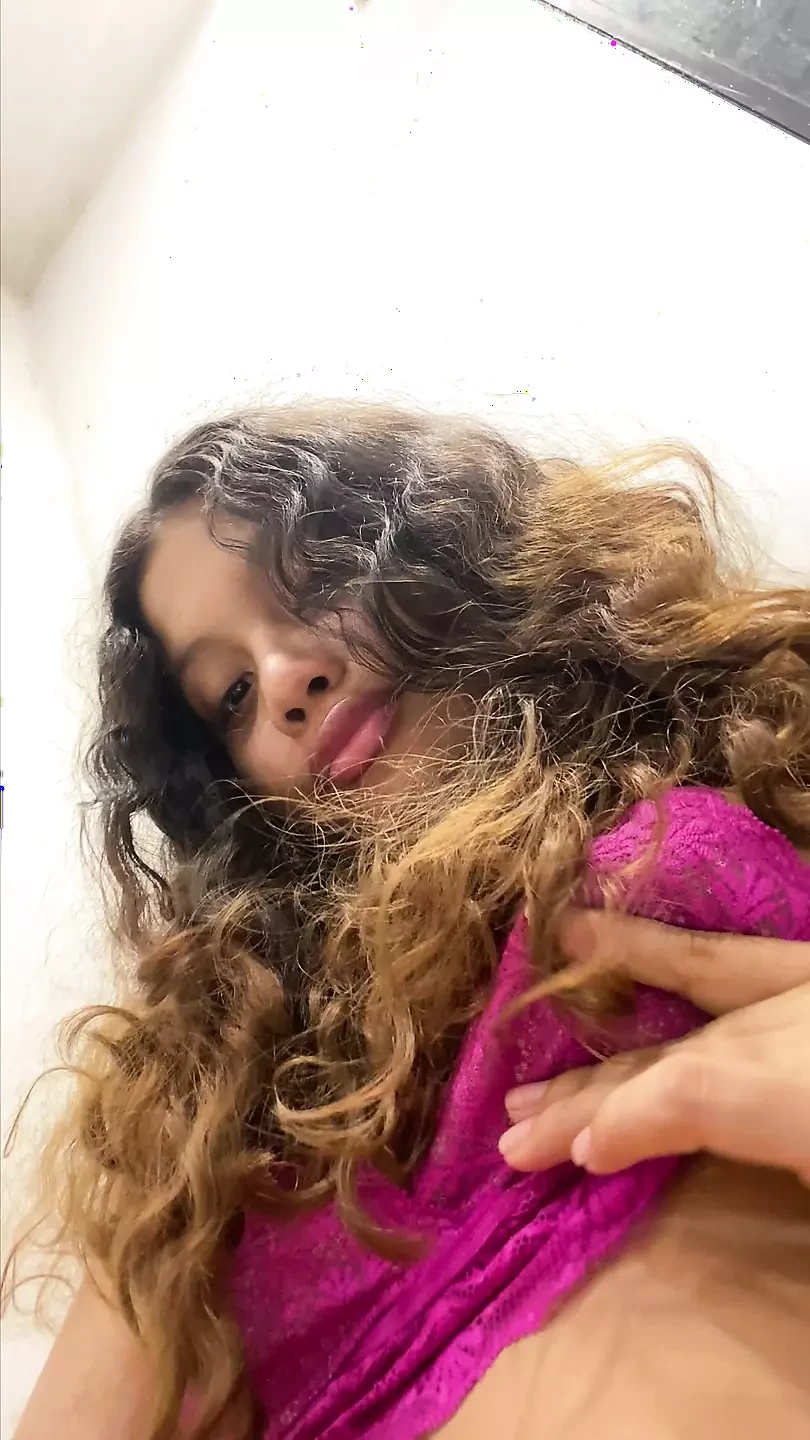 I can’t stand the urge to cum, come fuck me