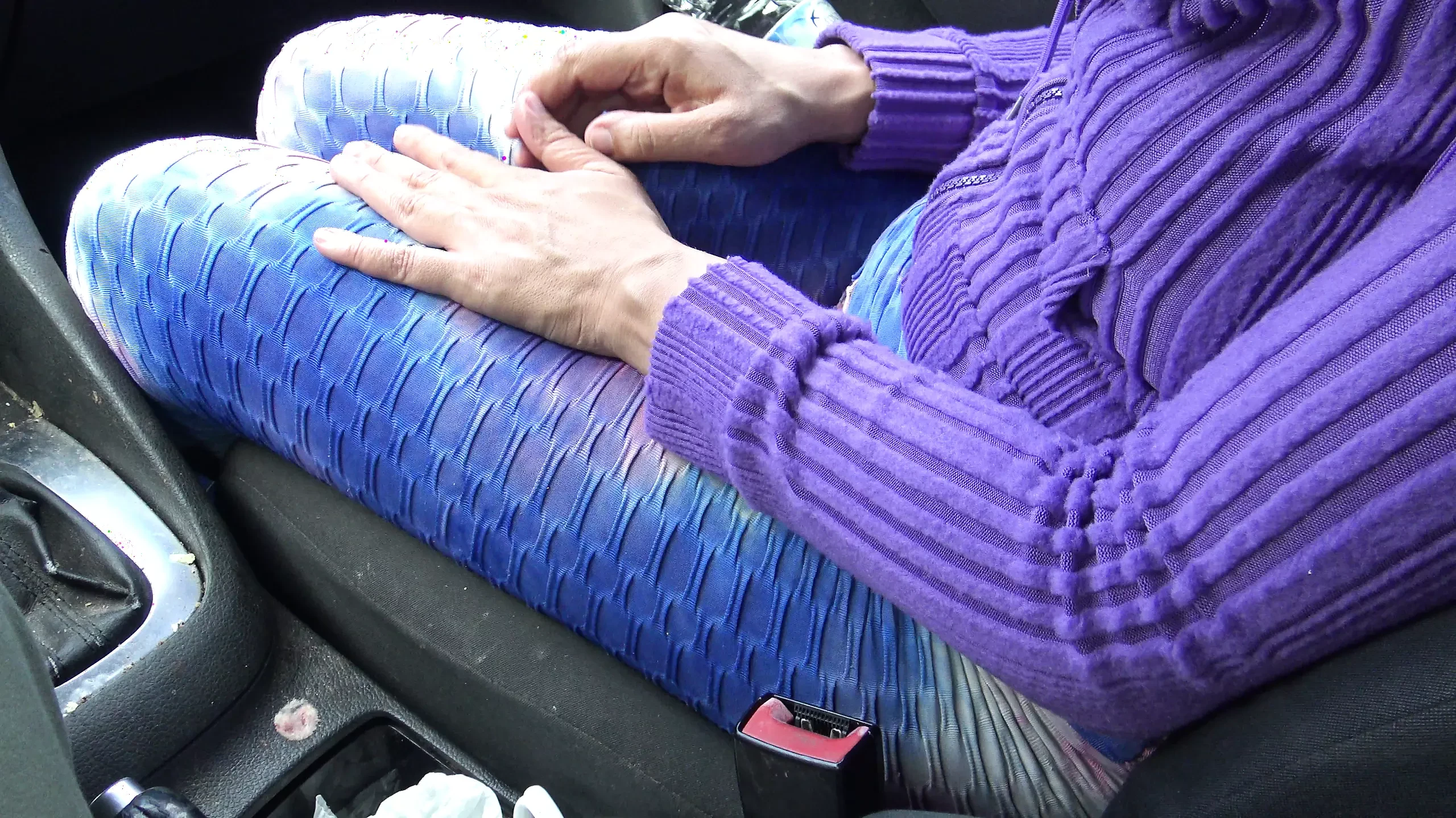 my perverted 18 year old stepson begged me to show him my hairy pussy