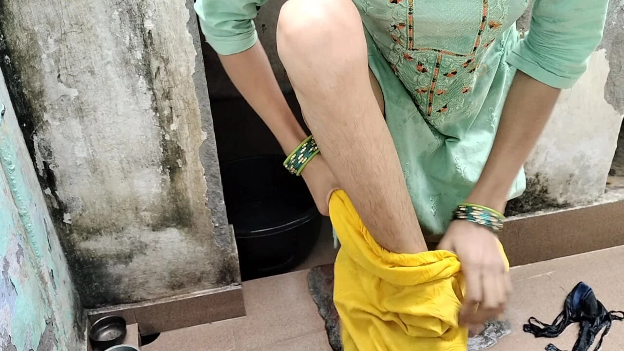 Sapna bhabhi ka nahane ka viral video