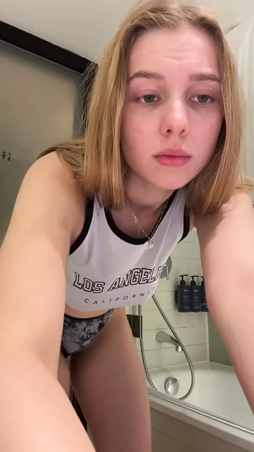 Masturbation tight pussy in the hotel