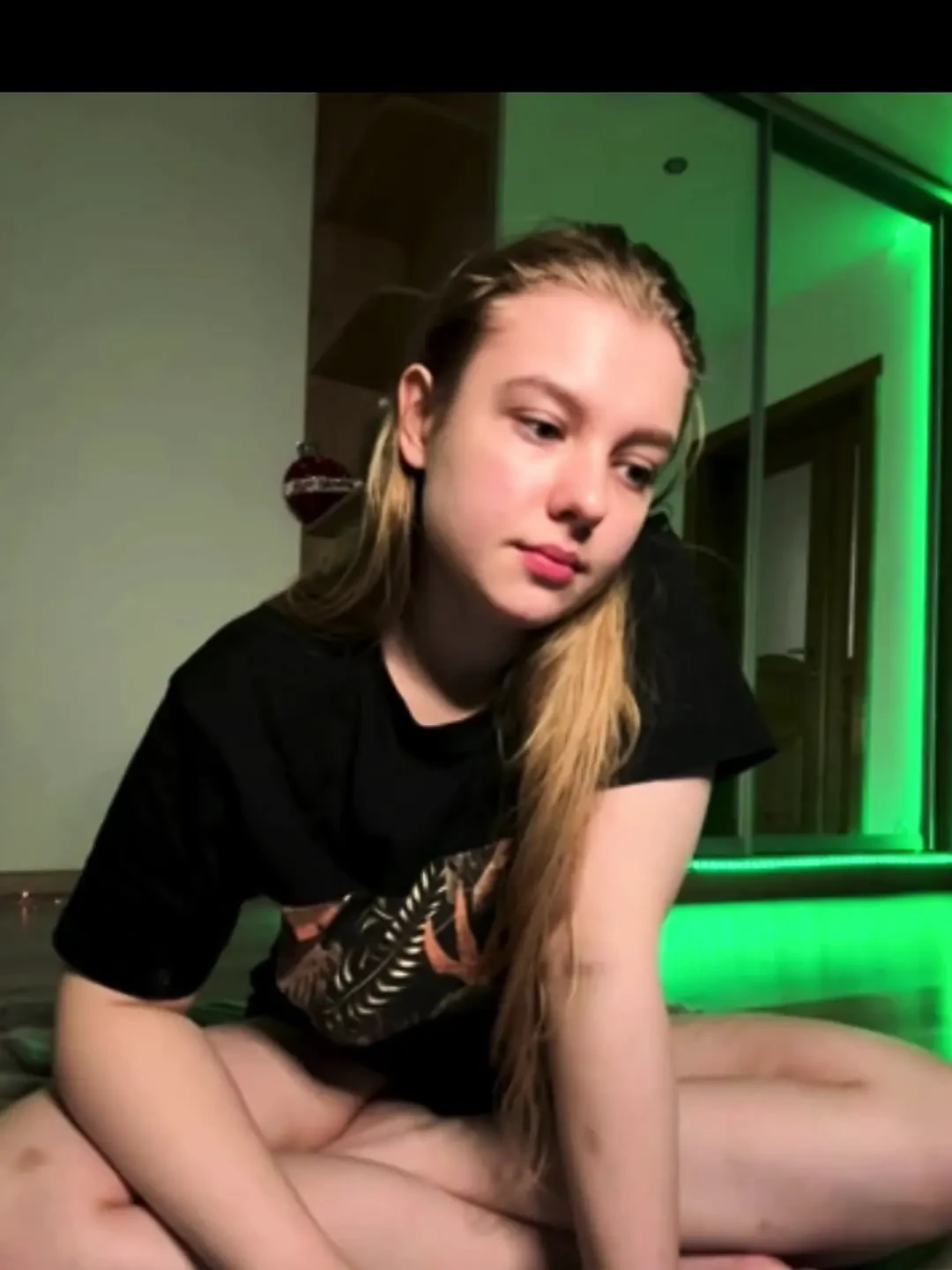 Talking and fingering pussy